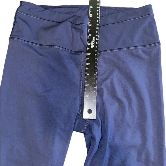 ATHELA- Women’s Navy Blue Accelerate 7/8 Tight Leggings,  Size Medium - Picture 10 of 15